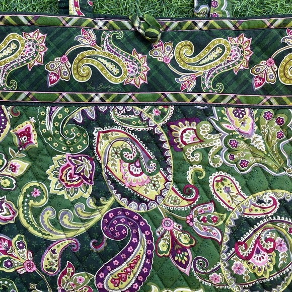 Vera Bradley tote Preowned like new condition 14x13 casual paisley print - Picture 2 of 7